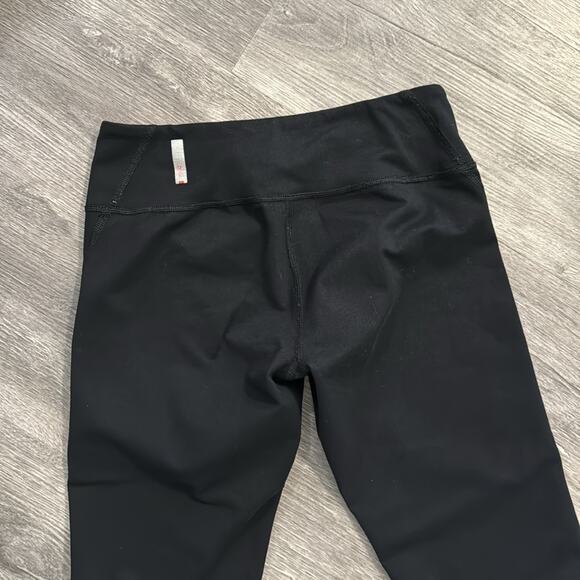 Zella Live In Capri Length Black Leggings Size Small - Picture 4 of 7